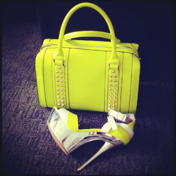 Meet your Posher, Jenny - Picture 2 of 4